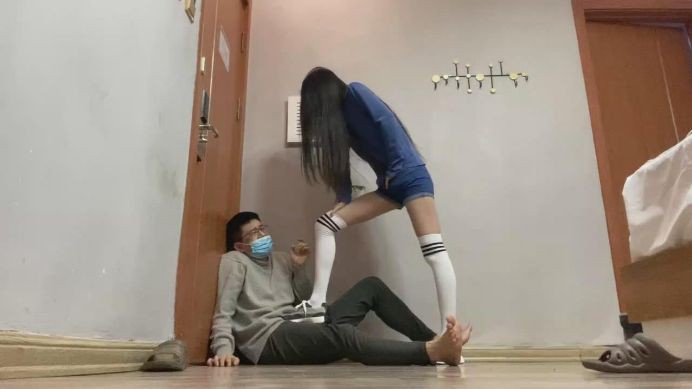 图片[13]_诗曼 活力美女房主超狠踢裆小男生_HD绳艺资源