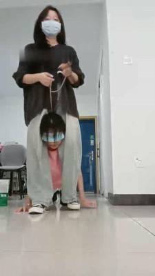 【爱可呀】开发学姐清理鞋子/奖励升水_HD绳艺资源