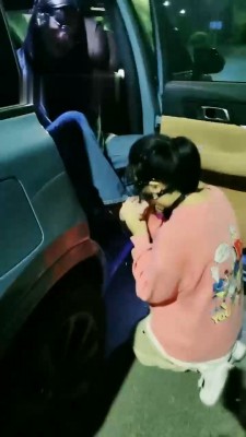 图片[2]_【小羊】户外车内开发闺蜜做狗_HD绳艺资源