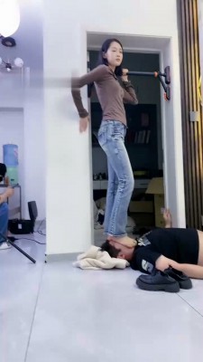 图片[12]_【麋鹿银儿】185模特S-抽耳光/掐脖/坐头/高跟裸足踩_HD绳艺资源