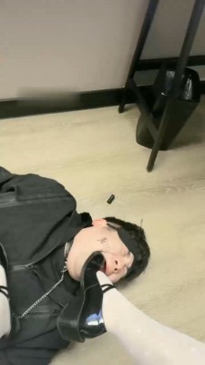 图片[4]_【知世】艺术装置塞嘴/镜前羞辱/皮鞋白丝虐._HD绳艺资源