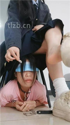 【W.K.T】—双S暴踩脚下贱狗 YC-221122