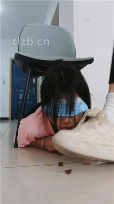 【W.K.T】—双S暴踩脚下贱狗 YC-221122
