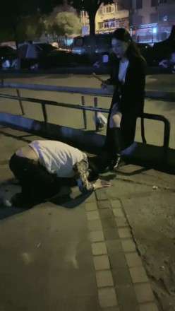 【惑心】贱狗舔我臭白袜