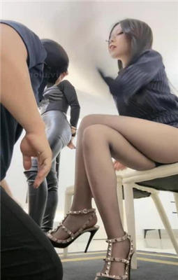 图片[4]_【萱萱S】双S-长靴/高跟黑丝踩贱狗【双视角版】_HD绳艺资源