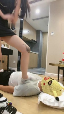 图片[7]_【陈甜女帝】重度连环提档/船袜脚踩踏_HD绳艺资源