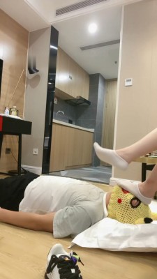 图片[14]_【陈甜女帝】重度连环提档/船袜脚踩踏_HD绳艺资源