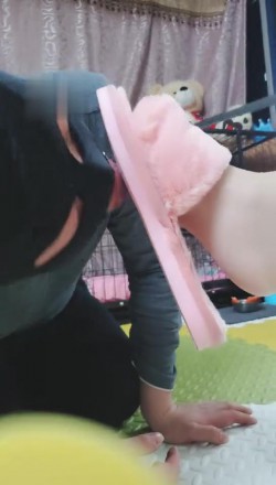 【黑丝诱惑】素人姣姣坐脸裸足深喉舔靴底 YC-221130-3