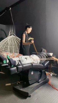 【冰诺】绳艺技巧刑椅丝袜塞嘴虐打_HD绳艺资源