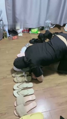 图片[4]_【糯米姐姐】超多脏鞋活体除臭/吃口水浓痰/黑丝塞嘴_HD绳艺资源