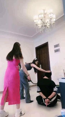 图片[11]_【宸宸】带素人入圈-反绑群殴-耳光虐乳/踢裆暴踹【完整版】_HD绳艺资源