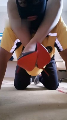 图片[13]_【不知名美女】臭脚捂脸/裸足踩踏/提档/骑马_HD绳艺资源