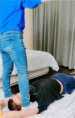 图片[10]_【萌宝儿】掐乳/帆布鞋白棉袜踩踏/深喉_HD绳艺资源