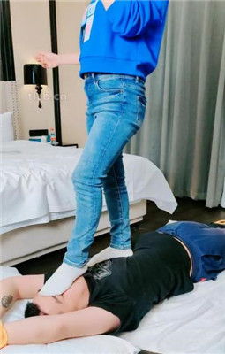 图片[14]_【萌宝儿】掐乳/帆布鞋白棉袜踩踏/深喉_HD绳艺资源