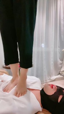 图片[6]_【夏芙】出差领导伺候-小白鞋白袜闻舔/训练/浴室虐_HD绳艺资源