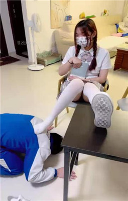 图片[3]_【雯雯】骚货同学闻同班女同学的臭袜子_HD绳艺资源