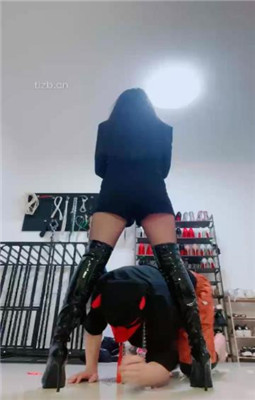 图片[2]_【甜心教主】圈养犬化-高跟皮靴遛狗_HD绳艺资源