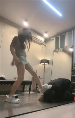 图片[2]_【伊楠】高难度挑战调-惩戒打手心/高跟踩踏/裸足插嘴踩脸_HD绳艺资源