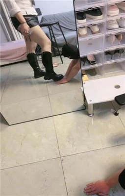 【樱女王】芸芸表姐看店时来了变态客人,臭脚折磨,深喉羞辱!YC-221130-2