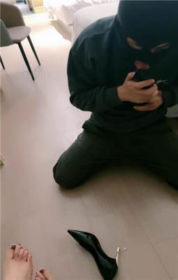 图片[14]_【绝美兔绳艺导师】跪舔裸足/转胯骑马/高跟踩踏_HD绳艺资源