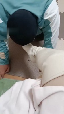 【黑丝诱惑】素人姣姣黑丝短裙诱惑裸足深喉 YC-221206-2