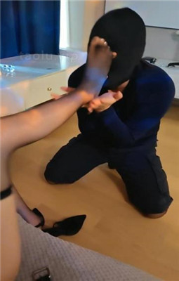 【L楽踩踏E】白领们游戏3字幕版 双S全语言臭白棉袜和丝袜踩玩你kjPOV