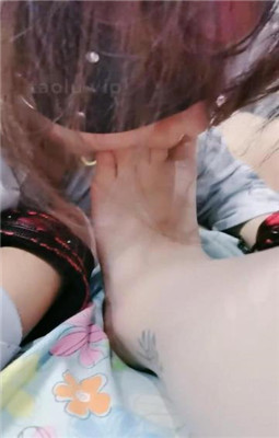 蕾拉女神红色美靴全体重踩玩男人一直不下来，靴子漂亮，男人好痛 bf21770