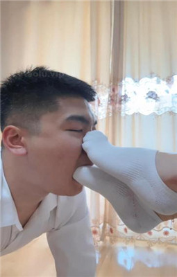 图片[15]_【爵恋霸主】小白鞋-舔脏鞋底/闻原味白袜_HD绳艺资源