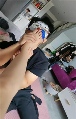 林娘深喉和超细根踩踏 YC-221211-6