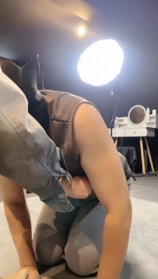 【惑心】极品靴子里榨汁吸管直接喝