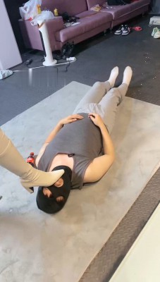 【惑心】极品靴子里榨汁吸管直接喝