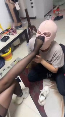 【惑心】极品靴子里榨汁吸管直接喝