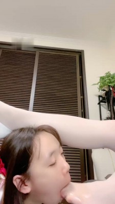 【W.K.T】—三位女主黑丝美腿玩弄狗子 YC-221211-10