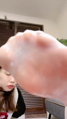 【W.K.T】—三位女主黑丝美腿玩弄狗子 YC-221211-10