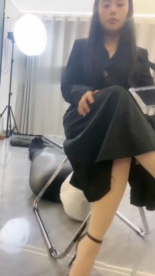 【W.K.T】—三位女主黑丝美腿玩弄狗子 YC-221211-10