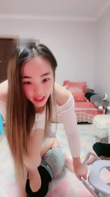 【艾琳】双S-圣水辱/内裤塞嘴/肉丝脚踩/训练/人肉坐垫_HD绳艺资源