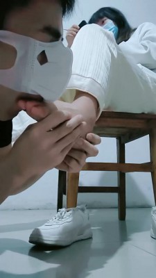 图片[4]_【可可黎黎子】素人学生主-白袜裸足踩脚垫_HD绳艺资源