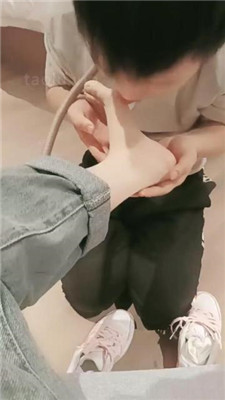 图片[6]_【陌初】狗链遛狗/运动鞋踩踏/白袜脚闻舔_HD绳艺资源