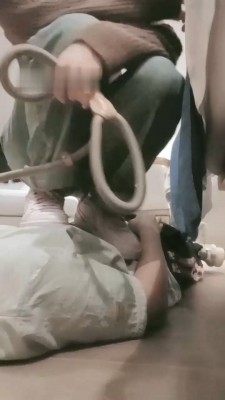 图片[8]_【陌初】狗链遛狗/运动鞋踩踏/白袜脚闻舔_HD绳艺资源