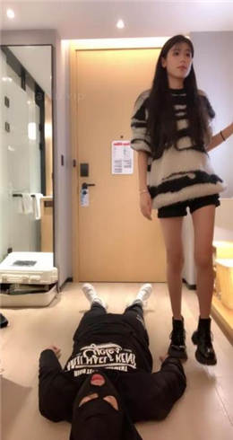 图片[4]_【苏西】毛巾塞嘴/短靴高跟全体重踩踏_HD绳艺资源