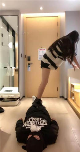 图片[10]_【苏西】毛巾塞嘴/短靴高跟全体重踩踏_HD绳艺资源