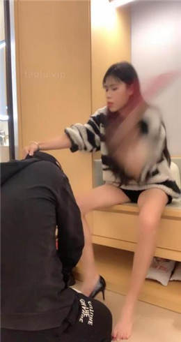 图片[16]_【苏西】毛巾塞嘴/短靴高跟全体重踩踏_HD绳艺资源