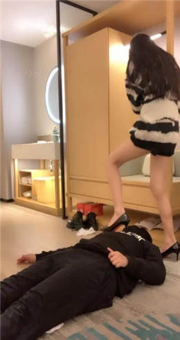 图片[19]_【苏西】毛巾塞嘴/短靴高跟全体重踩踏_HD绳艺资源