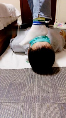 图片[2]_【子橘】皮带sp/下跪吃脚/全体重踩踏_HD绳艺资源