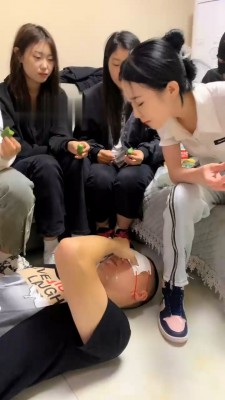 图片[3]_【精神小妹】4S学生主-运动鞋白袜/喂食呕吐_HD绳艺资源