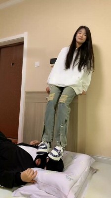 图片[7]_【精神小妹】6S学生主-重度全体重踩/踢踹_HD绳艺资源