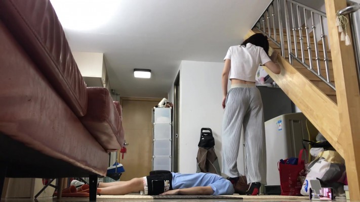 图片[6]_仰视小鱼女神高跟踩贱狗脖子_HD绳艺资源