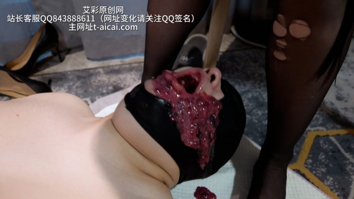 图片[9]_足底亲妈给贱狗制作狗粮喂食，呕吐物和攒了两天的超浓圣水羞辱_HD绳艺资源