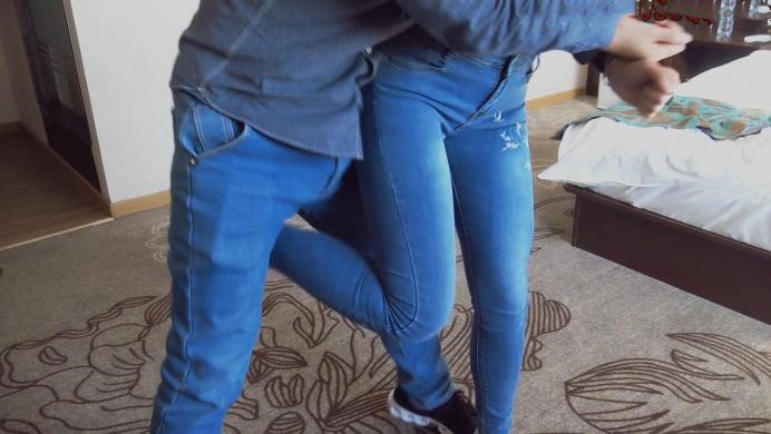 图片[11]_晓时代 新疆小姐姐高难度挑战踢打完虐嘴损挑事男_HD绳艺资源