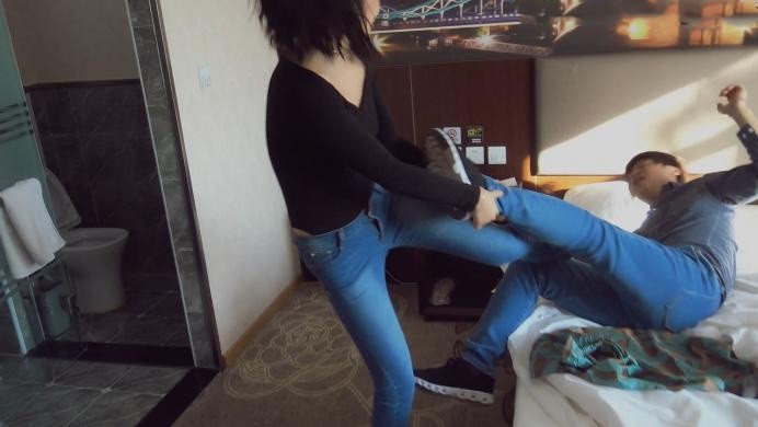 图片[18]_晓时代 新疆小姐姐高难度挑战踢打完虐嘴损挑事男_HD绳艺资源